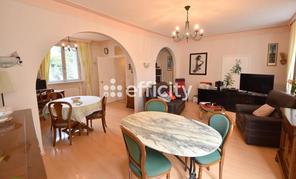 Maison 11 pièces - 211 m²