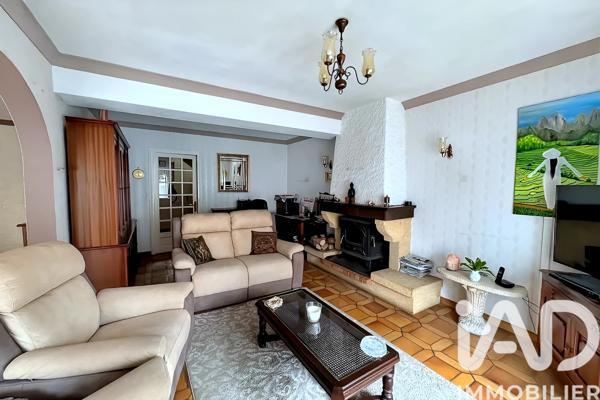Maison à vendre 6 pièces 182 m² Fougax-et-Barrineuf