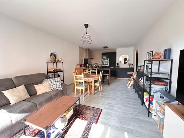 NOUVEAUTE - CHARTRES DE BRETAGNE - APPARTEMENT T3 - BALCON - GARAGE