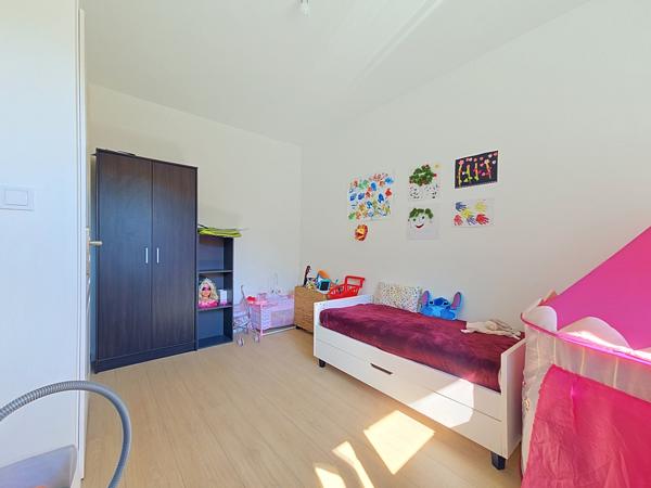 Maison
         5 pièces
        - 150 m² Exclusivité 520 000 € *