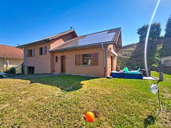 Maison
         5 pièces
        - 150 m² Exclusivité 520 000 € *
