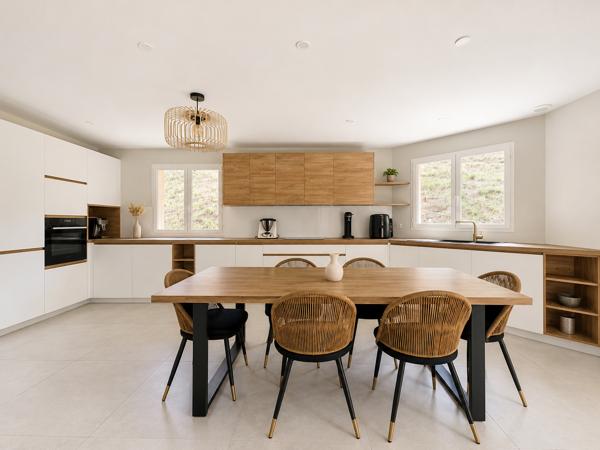 Maison
         5 pièces
        - 150 m² Exclusivité 520 000 € *