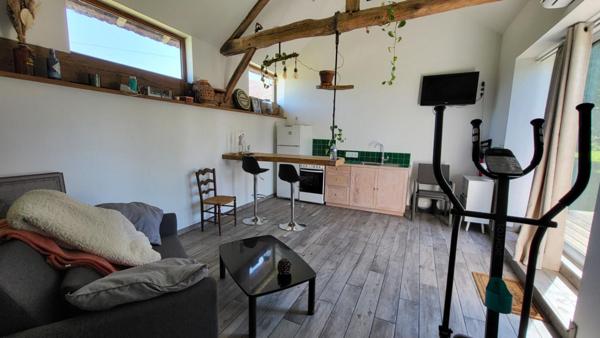 24400 proche Mussidan fermette avec habitation 157 m² et 2 granges parcelle 1ha