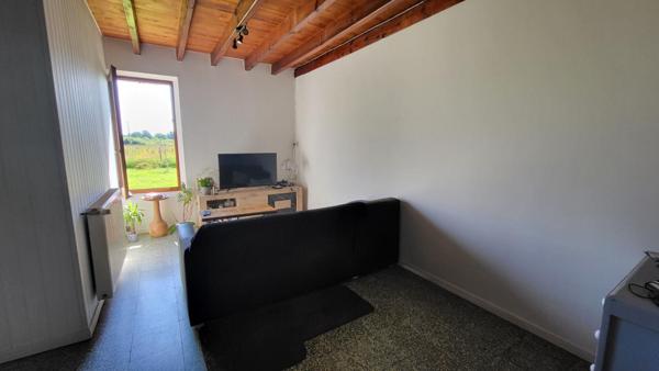 24400 proche Mussidan fermette avec habitation 157 m² et 2 granges parcelle 1ha