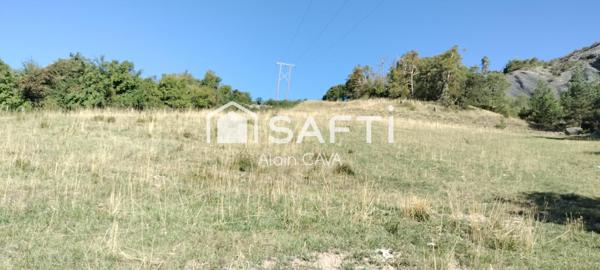 Terrain de 3165m² dont 1644 m² de constructible