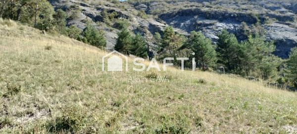 Terrain de 3165m² dont 1644 m² de constructible