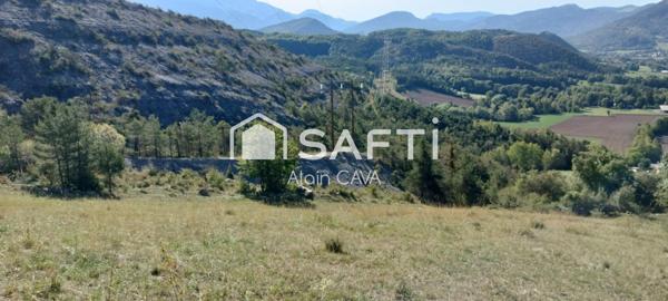 Terrain de 3165m² dont 1644 m² de constructible