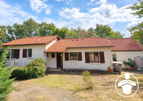 Vente                                                      Maison
                        
                     5 pièces                      148 m2                     à Saint-Hilaire-de-Lusignan