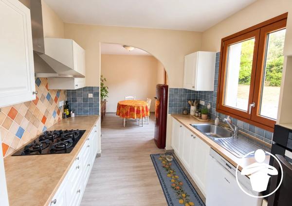 Vente                                                      Maison
                        
                     5 pièces                      148 m2                     à Saint-Hilaire-de-Lusignan