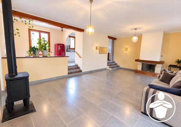Vente                                                      Maison
                        
                     5 pièces                      148 m2                     à Saint-Hilaire-de-Lusignan