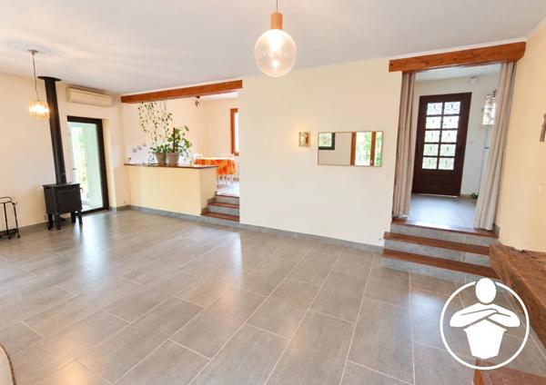 Vente                                                      Maison
                        
                     5 pièces                      148 m2                     à Saint-Hilaire-de-Lusignan