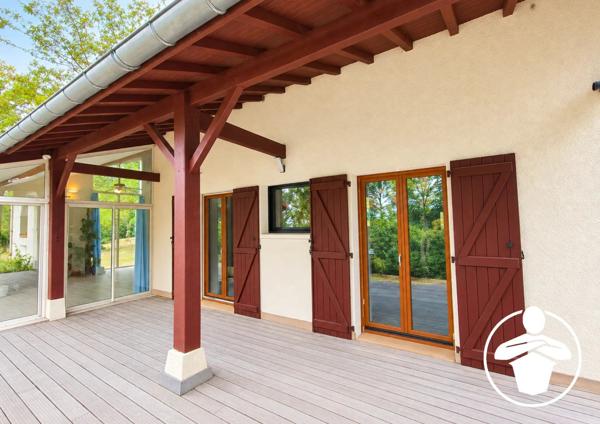 Vente                                                      Maison
                        
                     5 pièces                      148 m2                     à Saint-Hilaire-de-Lusignan