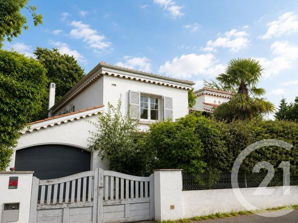 Maison à vendre  5 pièces - 190 m 2   BIARRITZ  - 64