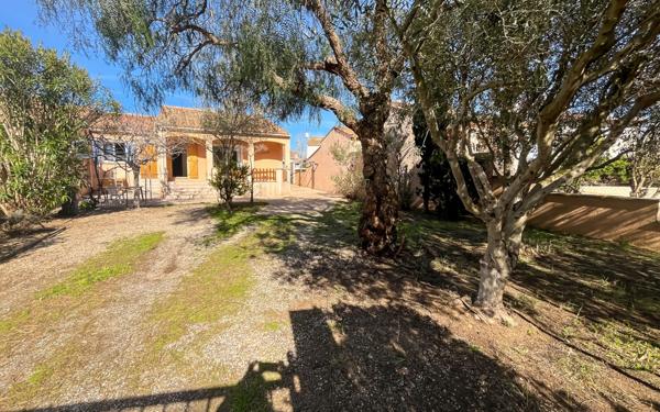 Maison à vendre    4 pièces •  Vias