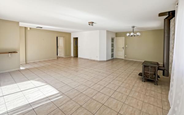 Maison à vendre    4 pièces •  Vias