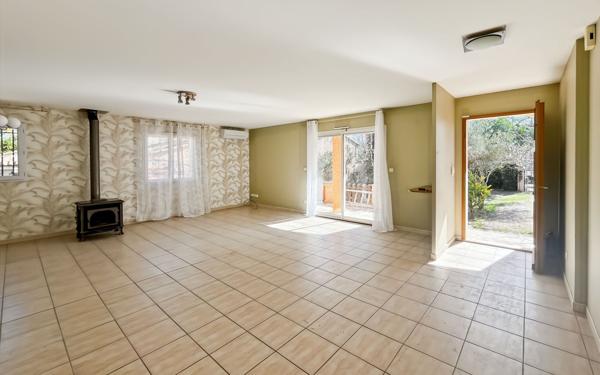 Maison à vendre    4 pièces •  Vias