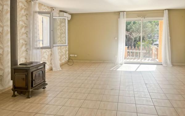 Maison à vendre    4 pièces •  Vias