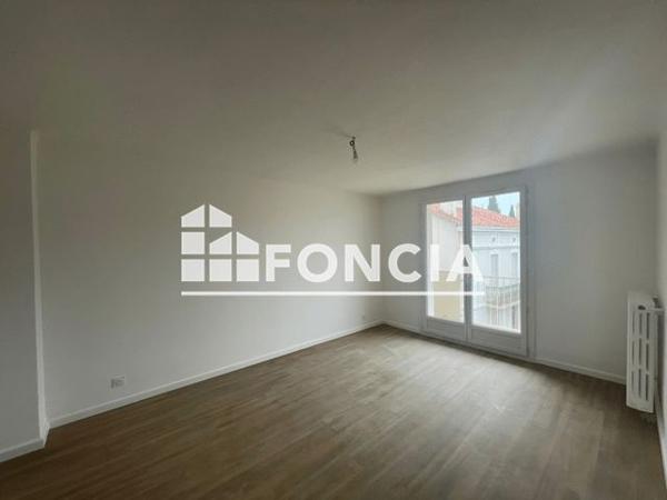 Location Appartement 3 pièces 54.5 m² - 112/126 RUE DENIS LITARD Toulon 83000