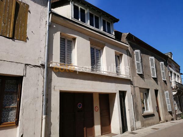 Vente
                Maison154 m² - 6 Pièces -
                    TOULON SUR ARROUX (71320)