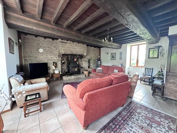 Maison à vendre 6 pièces SOURDEVAL (50) avec garage et sous sol complet