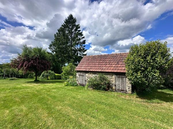 Maison à vendre 6 pièces SOURDEVAL (50) avec garage et sous sol complet