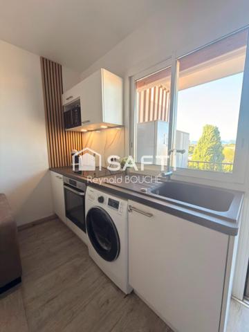 Studio rénové avec balcon et vue mer
