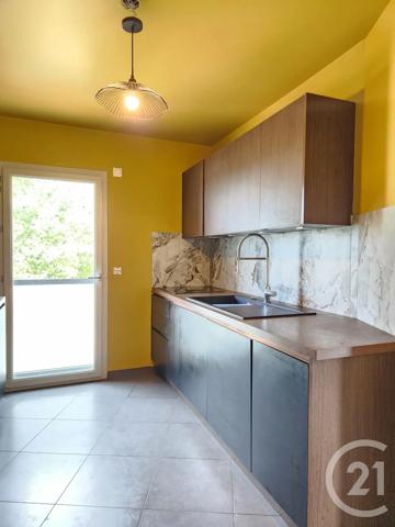 Appartement F4 à vendre  4 pièces - 92,53 m 2   RILLIEUX LA PAPE  - 69