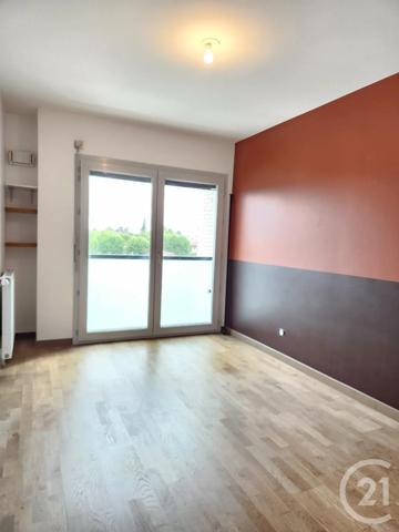 Appartement F4 à vendre  4 pièces - 92,53 m 2   RILLIEUX LA PAPE  - 69