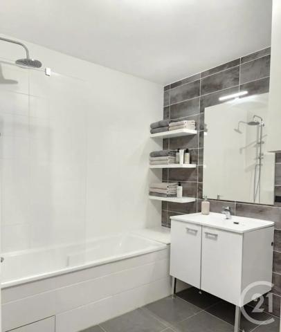 Appartement F4 à vendre  4 pièces - 92,53 m 2   RILLIEUX LA PAPE  - 69