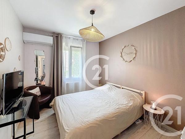 Maison à vendre  4 pièces - 86,93 m 2   ST MARTIN DE CRAU  - 13
