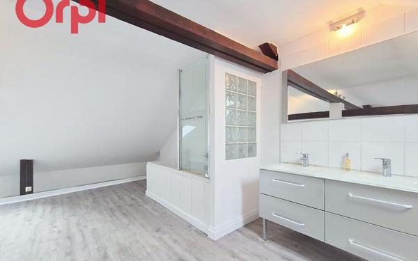 Appartement à vendre    2 pièces • 61 m2 Vichy