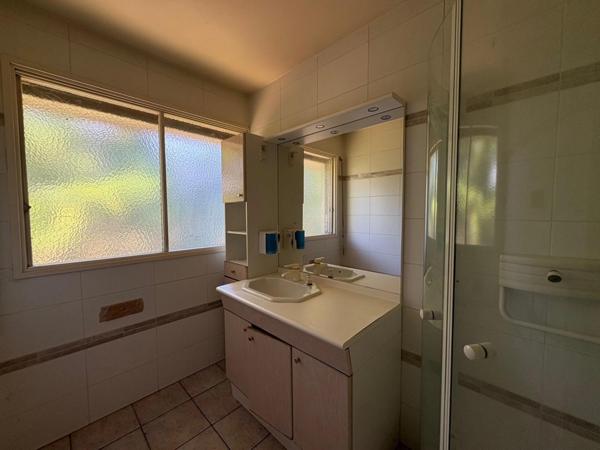 Maison sur sous-sol à rafraîchir !