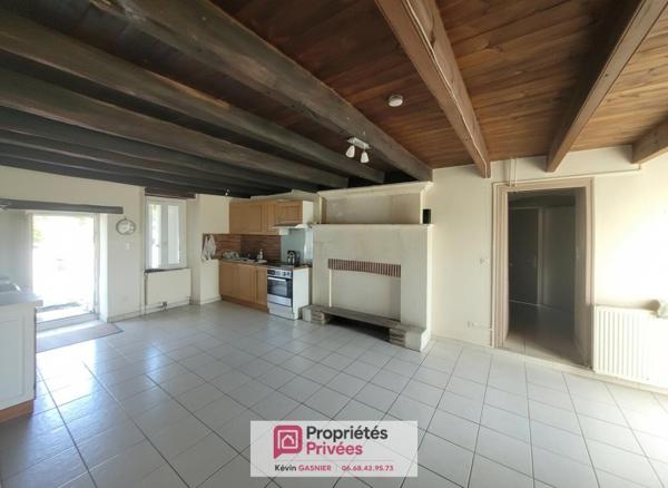 DIGNAC (16410) : Maison en pierre de 76m2 avec grange et atelier