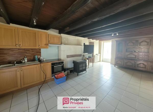 DIGNAC (16410) : Maison en pierre de 76m2 avec grange et atelier