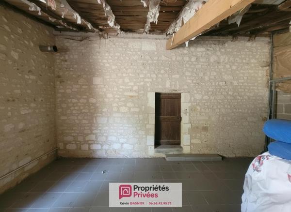 DIGNAC (16410) : Maison en pierre de 76m2 avec grange et atelier