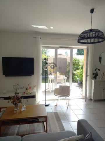 Appartement lumineux en rez-de-chaussée