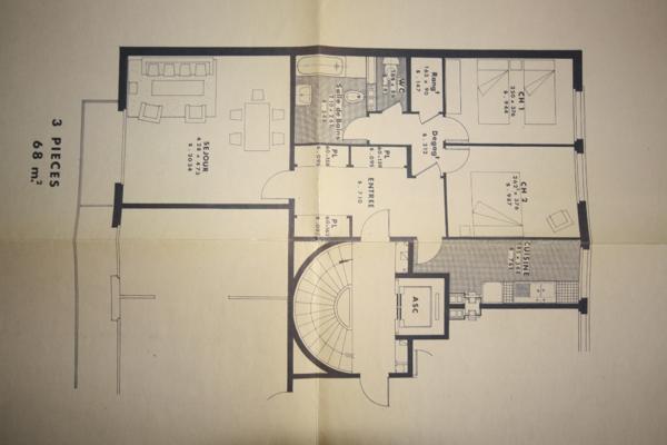 ISSY - BOULEVARD GALLIENI 3 pièces lumineux, balcon, proche métro, parking et cave