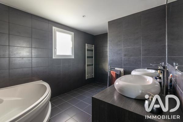 Maison à vendre 5 pièces 156 m² Le Cendre