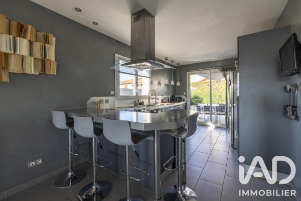 Maison à vendre 5 pièces 156 m² Le Cendre