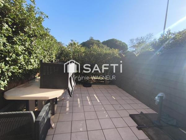 Studio cabine avec terrasse et emplacement véhicule