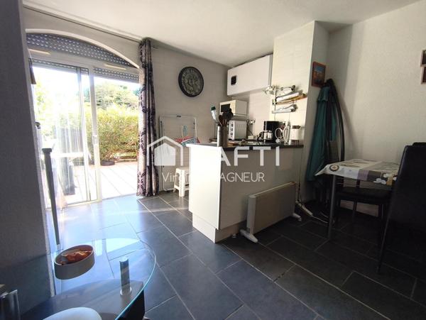 Studio cabine avec terrasse et emplacement véhicule