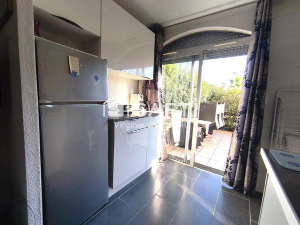 Studio cabine avec terrasse et emplacement véhicule