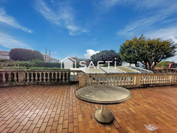 VILLA D'EXCEPTION VUE MER ET PISCINE - 223m2 - VAUX-SUR-MER (17640)