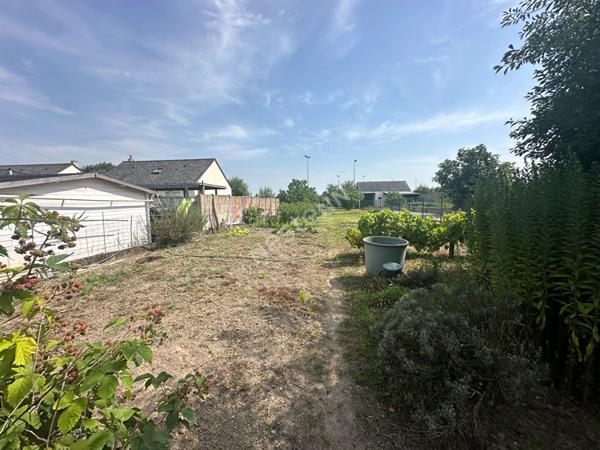 Maison à vendre à SAINT GEREON avec trois chambres, garage et jardin.