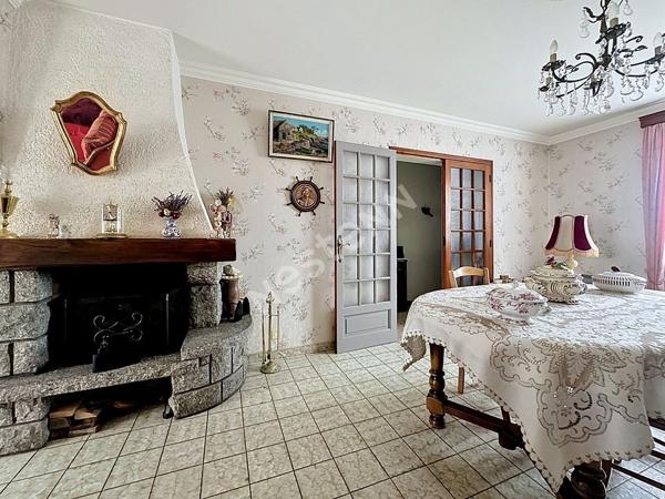 Maison à vendre à SAINT GEREON avec trois chambres, garage et jardin.