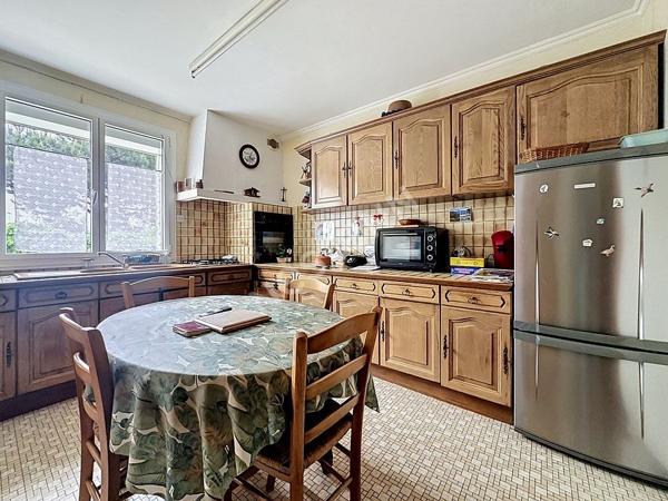 Maison à vendre à SAINT GEREON avec trois chambres, garage et jardin.