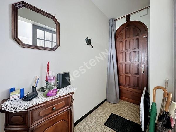 Maison à vendre à SAINT GEREON avec trois chambres, garage et jardin.