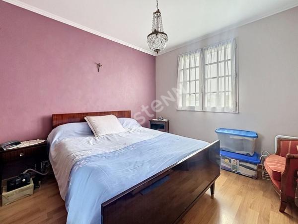 Maison à vendre à SAINT GEREON avec trois chambres, garage et jardin.
