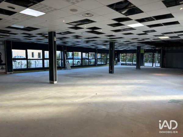 Location local d’activité 380 m² Éguilles