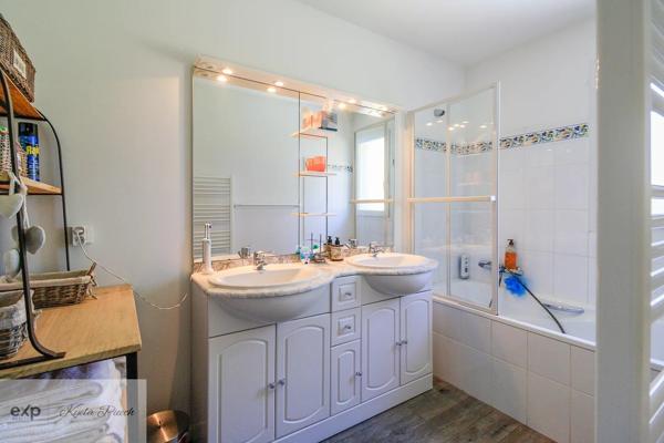 Maison avec piscine au cœur du Domaine sécurisé du Golf de Pont Royal